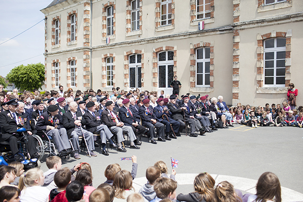 D-Day veterans visit Normandy school